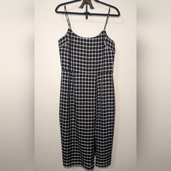 Dress the Population Dresses & Skirts - Dress the Population Shaireen Midi Dress Black White Plaid Bodycon Slit Size L